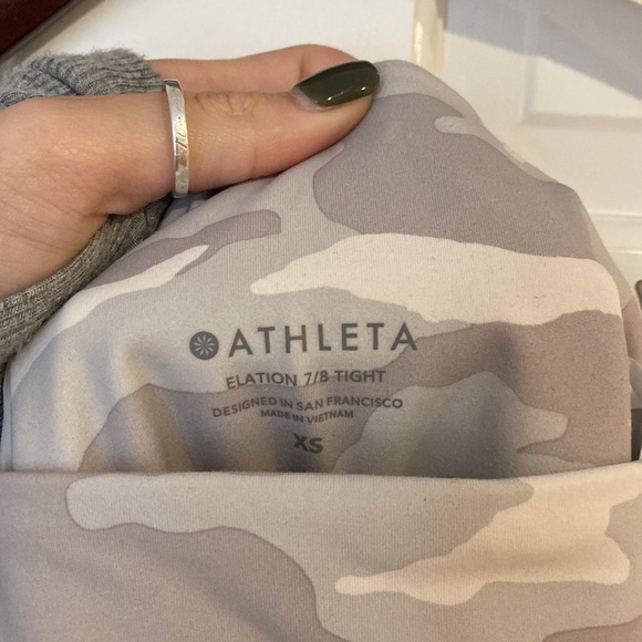 White / Grey Camo Athleta Elation 7/8 Tight Size XS - Picture 2 of 4